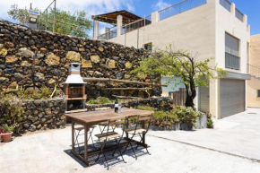 Cozy Rustic House & Terrace, El Pinar